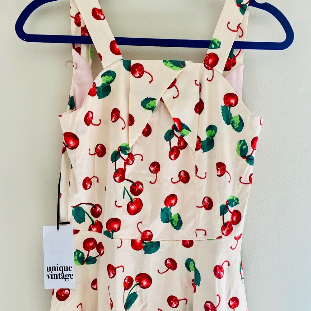 UNIQUE VINTAGE DRESS